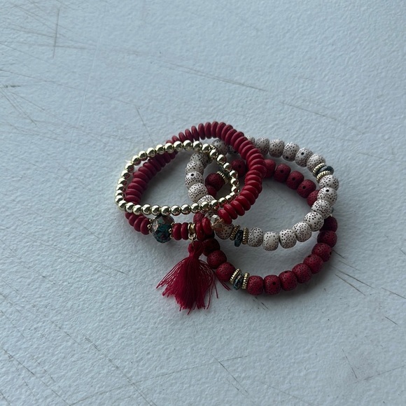 Elegant Red and Gold Beaded Bracelet Set - Picture 3 of 3